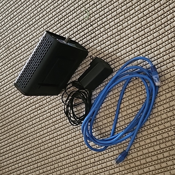 ARRIS SURFboard SB6121 4x4 DOCSIS 3.0 Cable Modem -Black - Picture 6 of 7